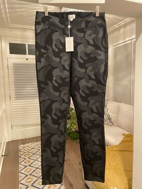 Mud Pie Black & Gray Camo Leggings